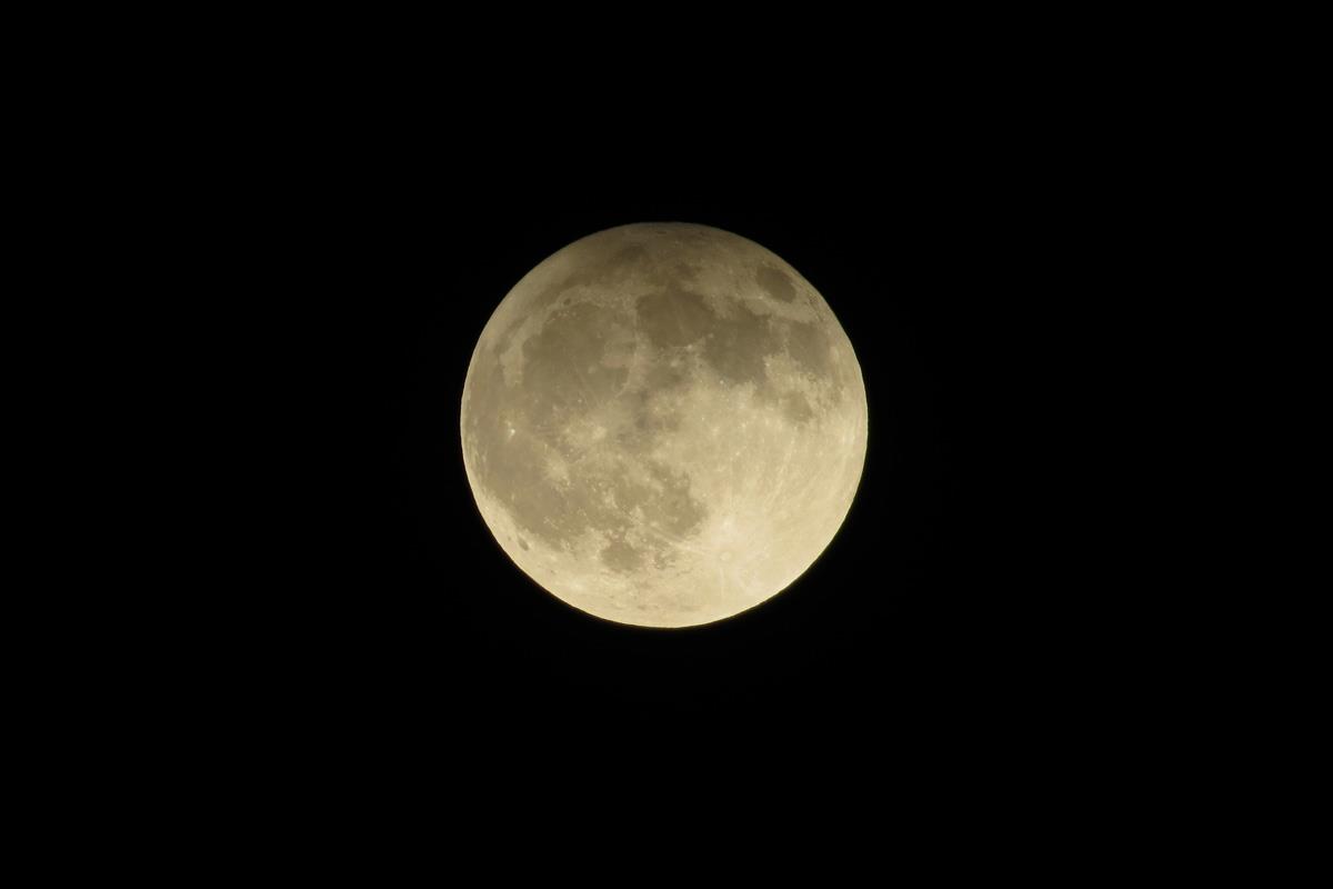 Zatmění Měsíce - čas 22.54